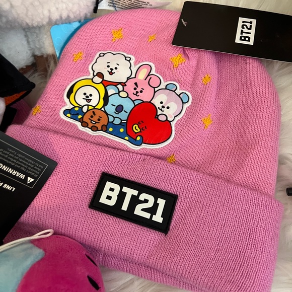 BT21 Bundle, BT21 Halloween Bag Charm, BT21 Tata Inflatable, BT21 Beanies - Picture 3 of 6